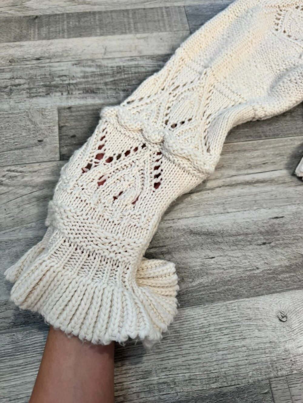 Ivory crochet cropped oversized sweater ruffle sleeve size large - Picture 5 of 7